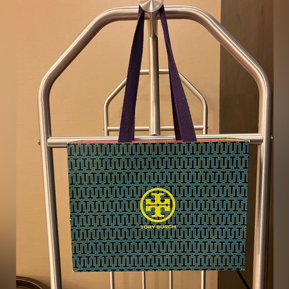 Tory Burch empty box🌺🥰plus a shopping bag💝🌺 - Picture 12 of 14
